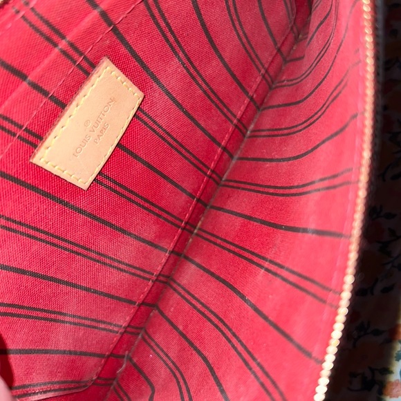 Louis Vuitton Neverfull wristlet - Picture 5 of 7